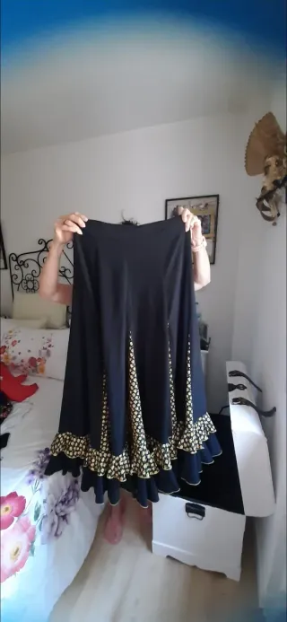 Trajes y faldas de flamenco