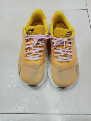 Altra FWD Running Talla 38 Amarillo