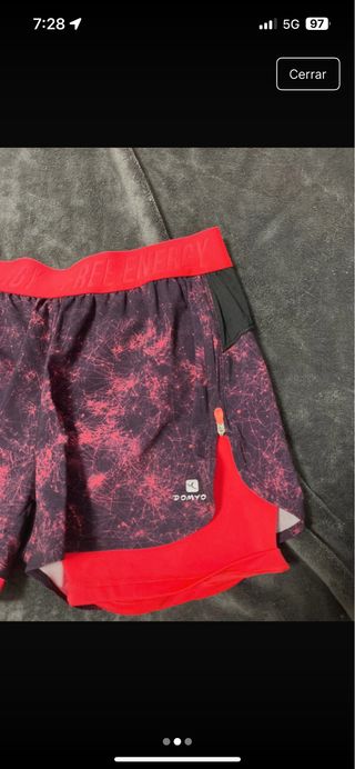 Pantalón corto deportivo Domyo morado y rojo