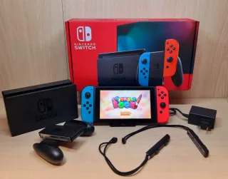 Nintendo Switch Console con Joy-Con Blu e rosso
