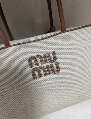 Bolso Miu Miu Lona y Piel Marrón Beige