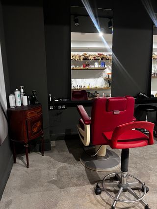 Sillon de Barbero y Vintage Roja