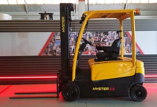 CARRETILLA ELEVADORA USADA 2000 KG