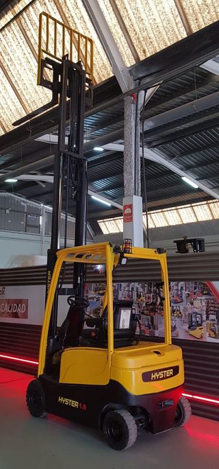 CARRETILLA ELEVADORA HYSTER 1600 KG