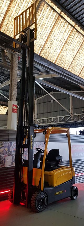 CARRETILLA ELEVADORA HYSTER 1600 KG