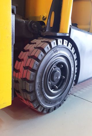 CARRETILLA ELEVADORA HYSTER 1600 KG