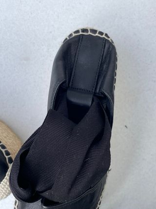 Alpargatas piel negras con cintas