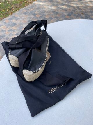 Alpargatas piel negras con cintas