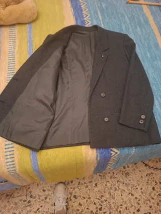 Chaqueta mujer gris.