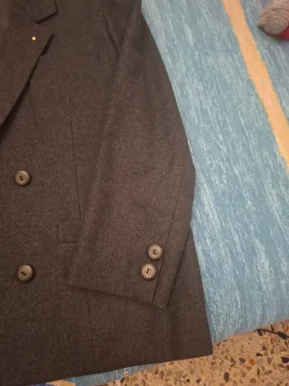 Chaqueta mujer gris.