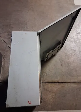 Armario Metálico Eléctrico