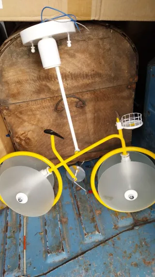 Lámpara de techo diseño bicicleta amarilla