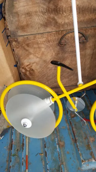 Lámpara de techo diseño bicicleta amarilla