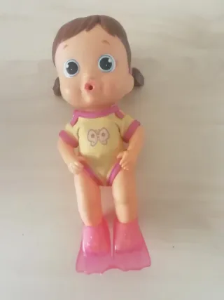 Bambola con costume da bagno e pinne Nuova