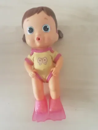 Bambola con costume da bagno e pinne Nuova