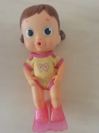 Bambola con costume da bagno e pinne Nuova