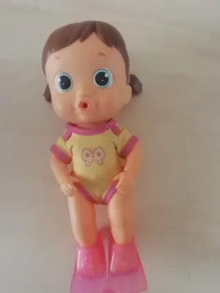 Bambola con costume da bagno e pinne Nuova