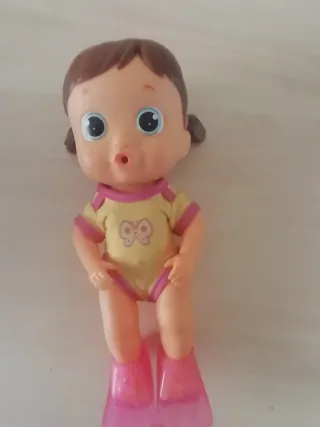 Bambola con costume da bagno e pinne Nuova