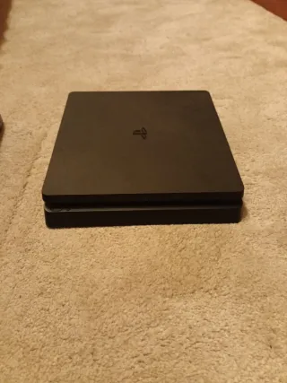 PS4 Slim Negra + Mando, Juego y Cables