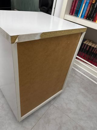 Cassettone da ufficio bianco con ruote