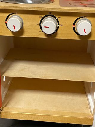 Cocinita de juguete de madera