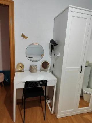 Amplia habitación para señorita