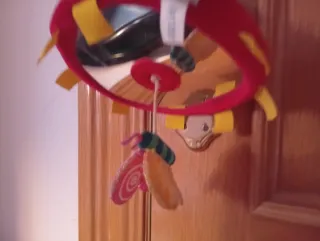 Juguete colgante para cuna