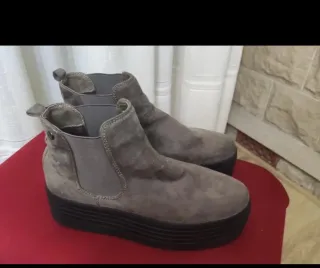 Botines XTI grises plataforma