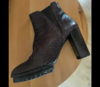 Botines Uterqüe Piel Serpiente Tacón