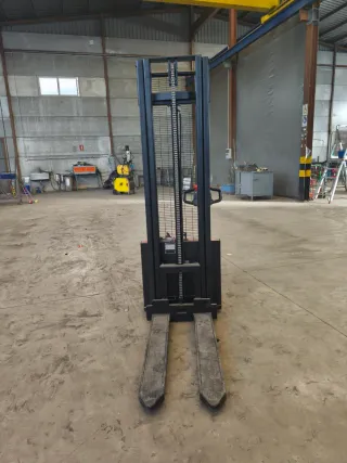 Apiladora EP Equipment