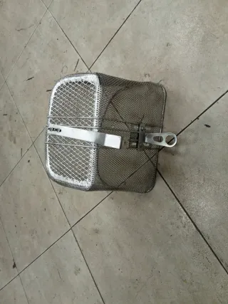 Cesta metálica para bicicleta