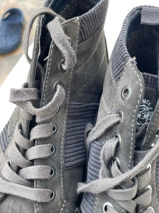 Zapatillas altas de ante grises