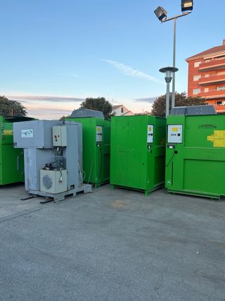 Prensa trituradora de cartón BERGMANN