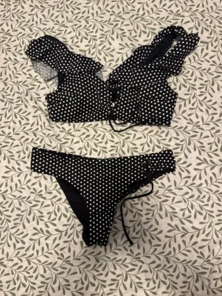 Bañador lunares blanco y negro