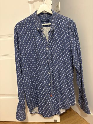 Camisa Scalpers Estampada Palmeras Azul