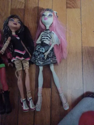 Muñecas Monster High una 30€