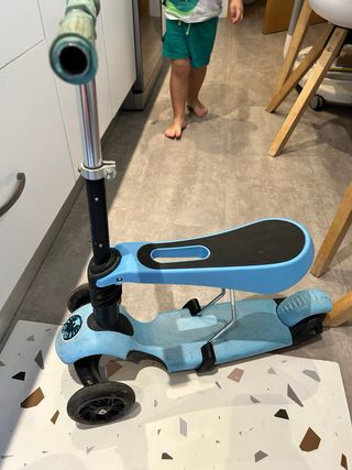 Patinete 3 Ruedas Azul con Asiento