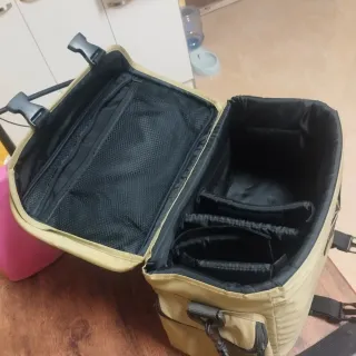 Cámara Nikon F65 con funda