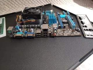 Scheda madre ASUS + Processore AMD + Memoria Ram