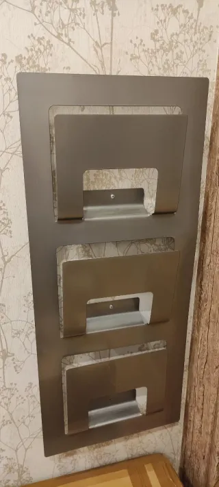 Portariviste da parete in metallo per salone di bellezza