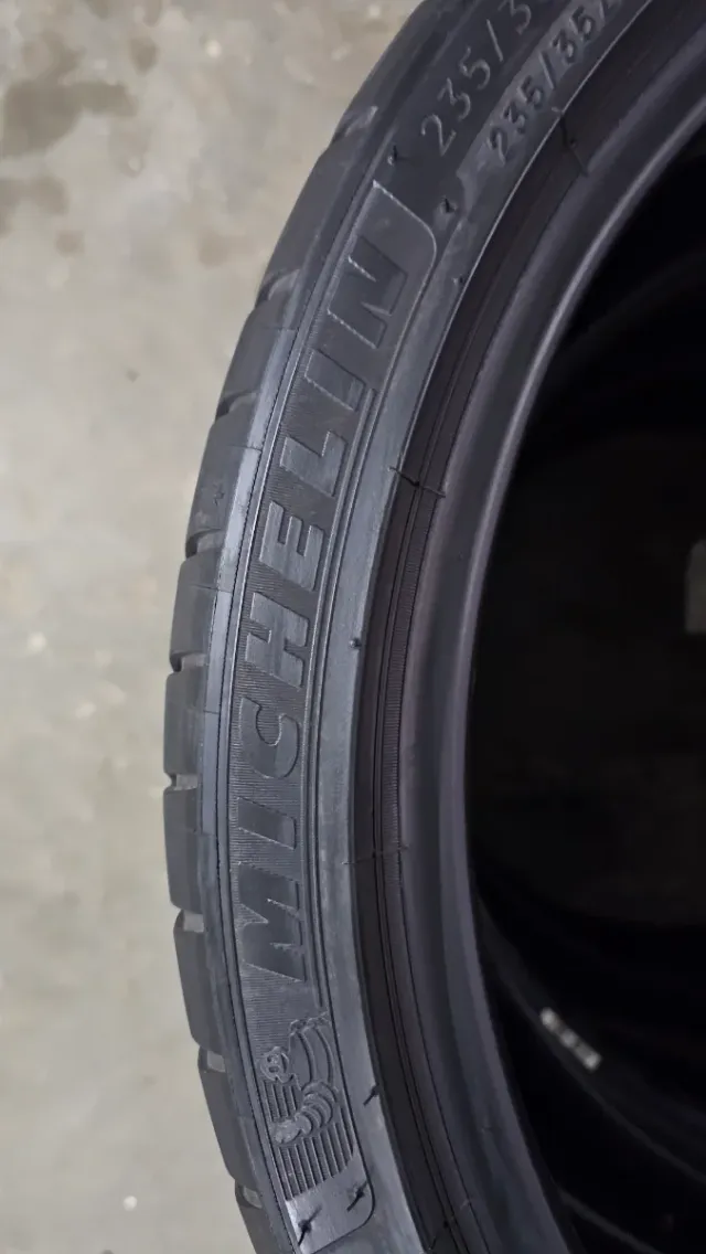 Neumáticos 235 35 19 Michelin PS4 S