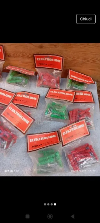 Tasselli in plastica