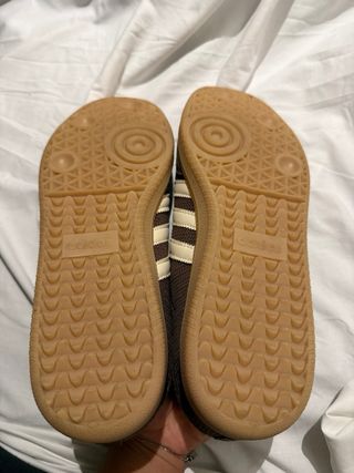 Zapatillas Adidas Marrones y Beige