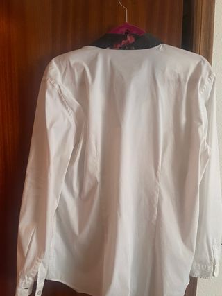 Camisa blanca algodón con estampado floral