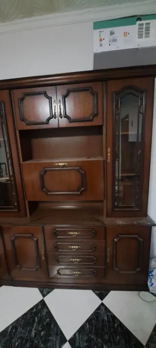 Mueble de salón de madera