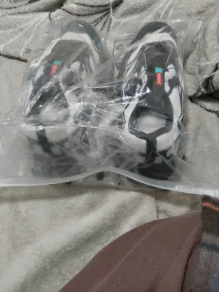 Zapatillas deportivas nuevas