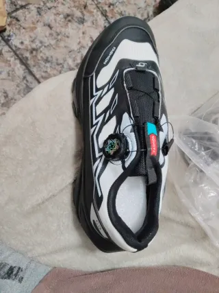 Zapatillas deportivas nuevas