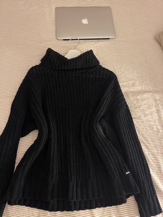 Abrigo Hollister Negro Cuello Alto Talla M