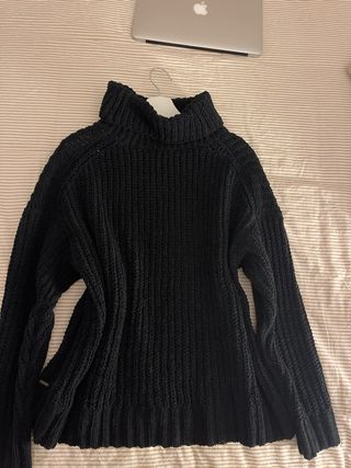 Abrigo Hollister Negro Cuello Alto Talla M