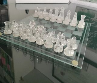 Ajedrez de Cristal Transparente